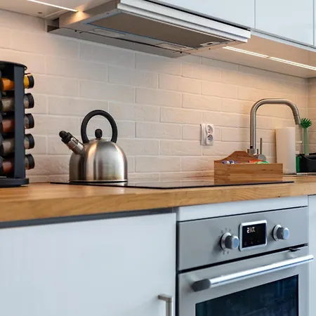 Cloud Nine Apartment *
